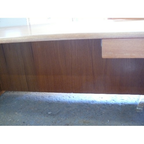 423 - STUNNING DANISH TEAK SOLID DESK WITH ONE DRAWER AND MODESTY BOARD