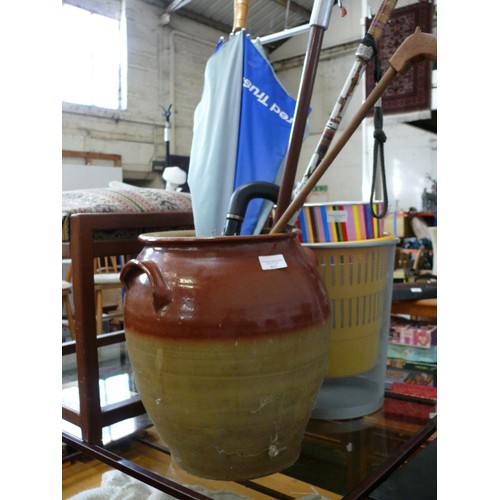 432 - LARGE SALT GLAZED POT WITH 2 HANDLES AND  CONTENTS OF STICKS AND UMBRELLAS