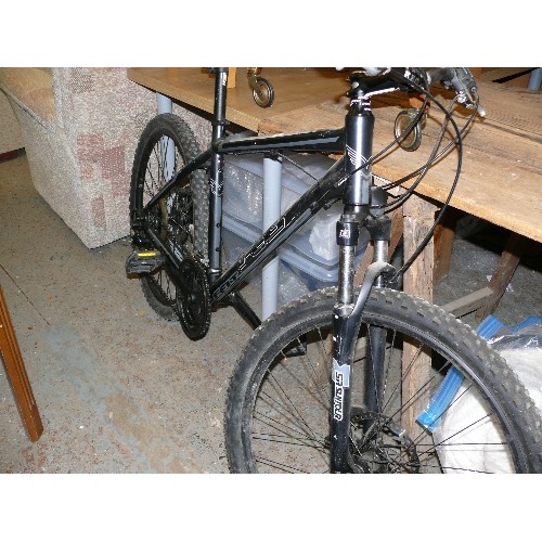 434 - GENTS MOUNTAIN BIKE IN BLACK,  BY FELT SR SUNOUR , DISC BRAKES FRONT ND REAR PLUS SUSPENSION