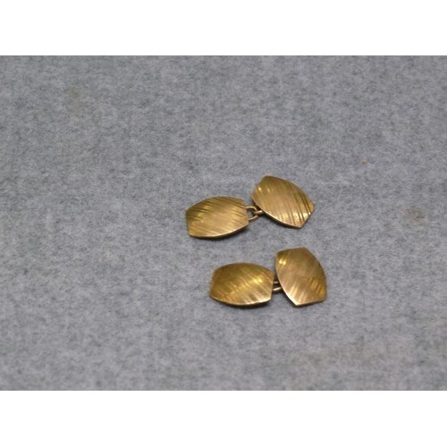 7 - PAIR OF 18CT GOLD CUFFLINKS WEIGHT 9.56gr