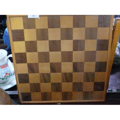 292 - A WOODEN CHESS BOARD AND 2 WOODEN PICTURES