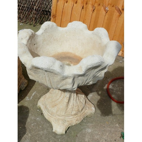 305 - AN ORNATE CONCRETE GARDEN PLANTER URN