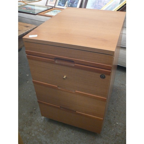 354 - CONTEMPORARY FILING CABINET IN BEECH EFFECT, WITH KEY.