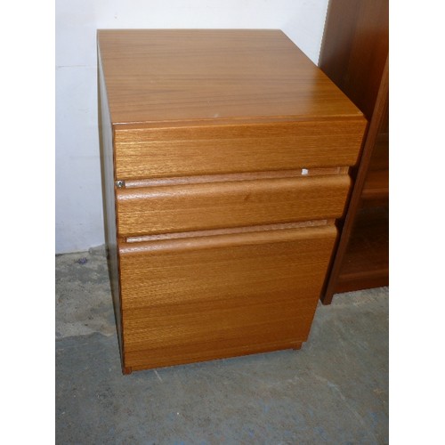 401 - THREE DRAWER WORK CABINET, TWO STATIONERY DRAWERS AND A THIRD FOR HANGING FILES