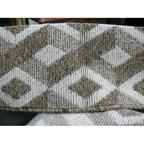 66 - 6 X AZTEC DESIGN DOOR MATS. NEW,  IN BEIGE AND WHITE, WASHABLE