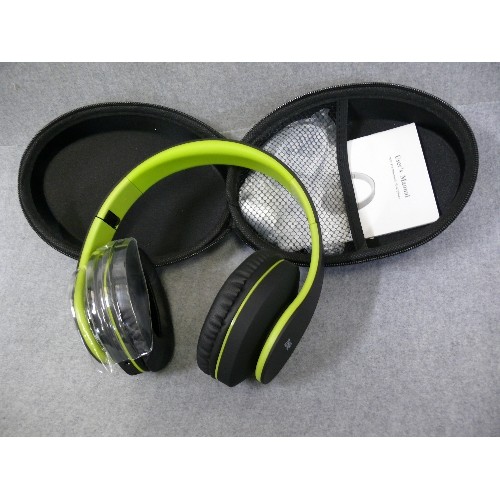 100 - 7 X HEADPHONES IN CASES BY ZIHNIO IN BLACK AND PINK