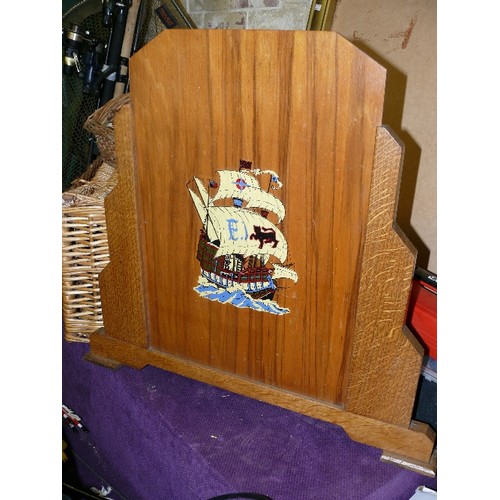 251 - A WOODEN ART DECO FIRE SCREEN FEATURING A SHIP