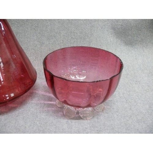 85A - A VERY NICE SELECTION OF VINTAGE CRANBERRY GLASS TO INCLUDE A SMALL POT WITH HALLMARKED SILVER RIM (... 