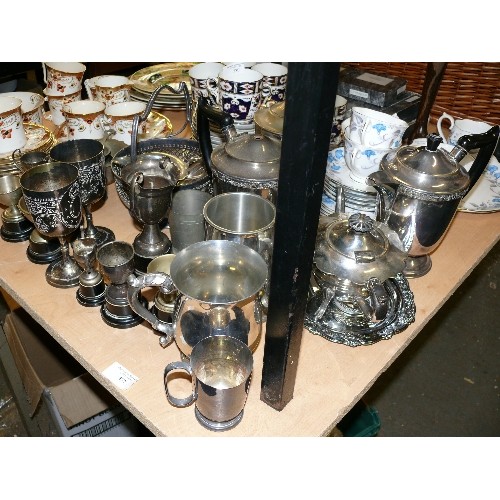 279 - A NICE SELECTION OF SILVER PLATE WARE TO INCLUDE TEAPOTS, TANKARDS, TROPHIES ETC