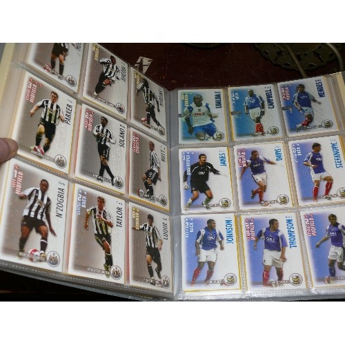 304 - A FOLDER OF SHOOT OUT TRADING CARDS