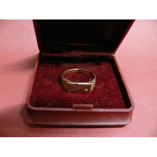 24 - A 9ct GOLD RING WITH SMALL DIAMOND SIZE 0 BUT BACK HAS BEEN CLIPPED, WEIGHT 2.3gr