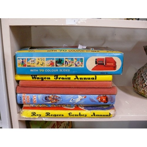 86A - A VINTAGE BOXED FORTUNA BATTERY OPERATED PLASTIC TOY PROJECTOR PLUS 6 VINTAGE BOYS BOOKS