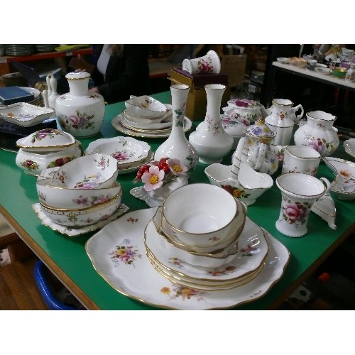 328 - A NICE SELECTION OF DECORATIVE CHINA PIECES, MOSTLY ROYAL CROWN DERBY