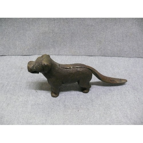 2 - A VINTAGE PAIR OF CAST IRON DOG NUTCRACKERS