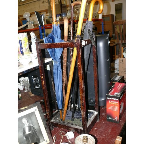 296D - VINTAGE WOODEN UMBRELLA/STICK STAND WITH  ORIGINAL RUBBER TRAY, INCLUDES 3 WALKING STICKS AND 2 UMBR... 