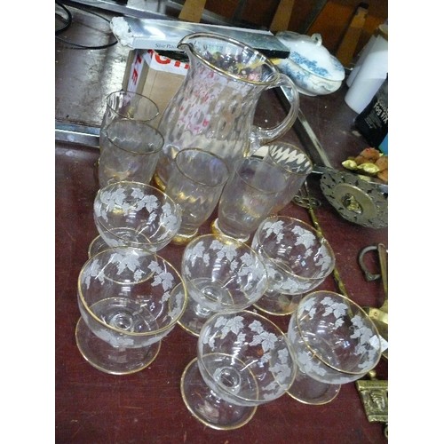 305 - RETRO CLEAR WITH LUSTRE JUG AND MATCHING GLASSES ALSO 6 SUNDAE DISHES WITH GRAPE ETCHING AND GILT RI... 