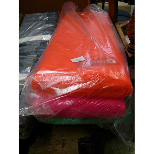 353 - 3 X ROLLS OF NETTING, 102M TOTAL, ORANGE, PINK AND GREEN