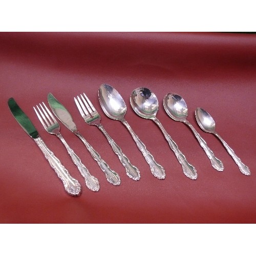 62 - A COMPLETE CUTLERY SET OF 6 PLACE SETTINGS BY ONEIDA SILVER SMITHS, INCLUDING FISH SET AND SERVING S... 