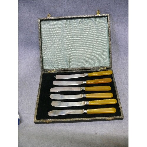 67B - VINTAGE CUTLERY - BOX OF 6 KNIVES WITH AMBER COLOURED HANLES,  BOX OF 6 DINNER KNIVES WITH CREAM HAN... 