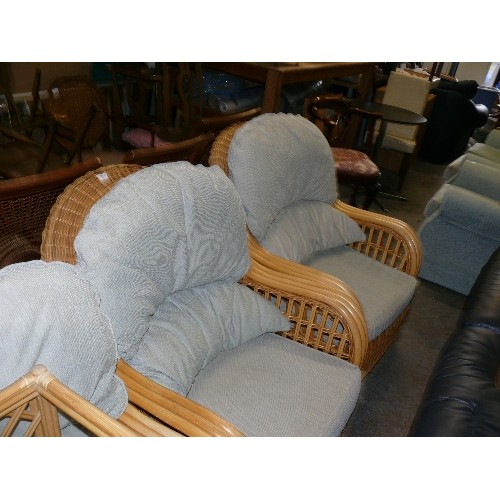 422 - 2+1+1 MODERN WICKER/CANE SUITE WITH PLAIN GREY/BLUE COVERS, VERY CLEAN