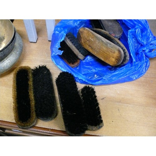 231 - 10 VARIOUS CLOTHES/SHOE BRUSHES