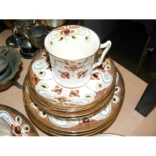 282 - A LOVELY VINTAGE WHITE AND GOLD CHINA PART TEASET