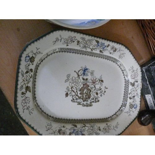 284 - A SELECTION OF VINTAGE BOWLS TO INCLUDE NEWHALL AND MASON'S AND A COPELAND SPODE PLATTER