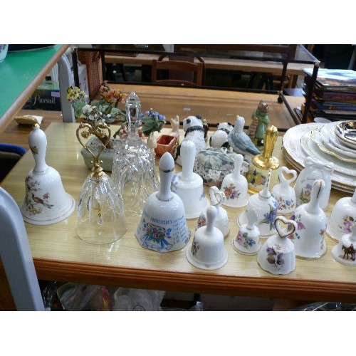 327 - A LARGE COLLECTION OF VARIOUS CHINA AND GLASSWARE TO INCLUDE A BESWICK PANDA, BEATRIX POTTER'S 