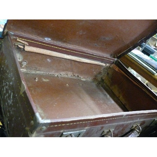 330 - BROWN VINTAGE LEATHER SUITCASE