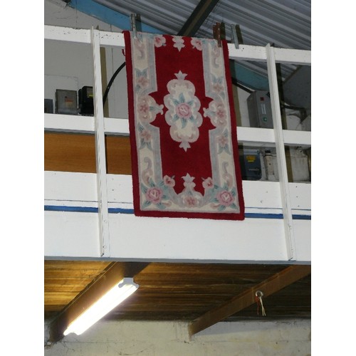 346 - LITTLE RED PATTERNED HEARTH RUG