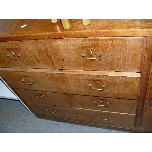 399 - SOLID WOOD SIDEBOARD WITH 2/1/2/1 DRAWERS TO LEFT AND SINGLE CUPBOARD TO RIGHT