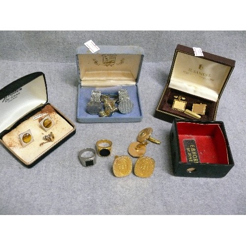 77 - VARIOUS BOXED VINTAGE CUFFLINKS AND A NICE GENTS RING