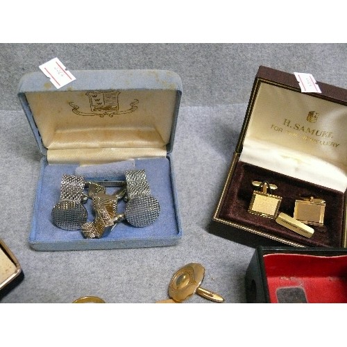 77 - VARIOUS BOXED VINTAGE CUFFLINKS AND A NICE GENTS RING