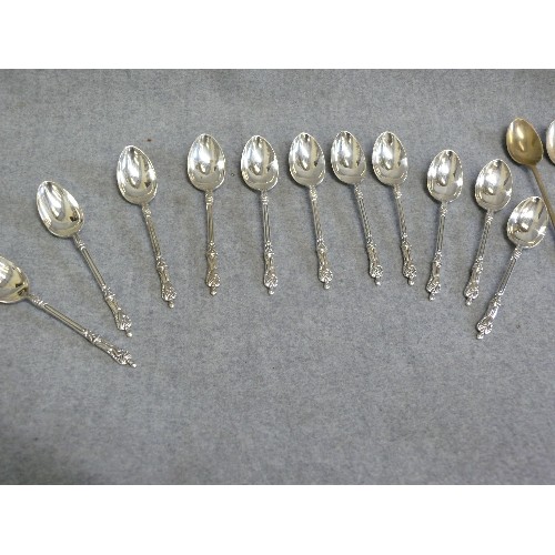 82 - A SET OF 12 SILVERPLATED APOSTLE SPOONS PLUS A FUTHER 4