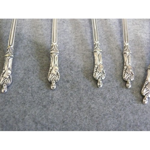 82 - A SET OF 12 SILVERPLATED APOSTLE SPOONS PLUS A FUTHER 4