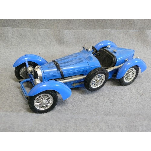 84 - A BURAGO BUGATTI TYPE '59' 1934 1/18 SCALE MODEL CAR