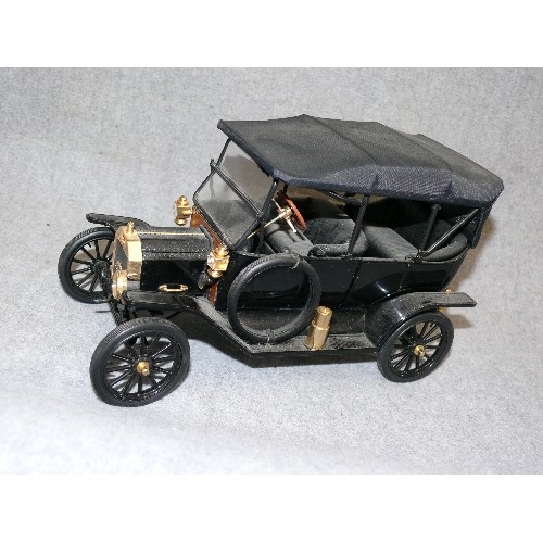 86 - A FRANKLIN MINT MODEL OF A FORD MODEL T 1913