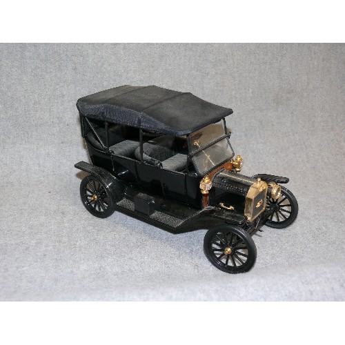 86 - A FRANKLIN MINT MODEL OF A FORD MODEL T 1913