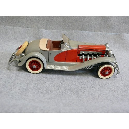 87 - A DANBURY MINT MODEL OF A 1935 DUESENBERG SSJ CAR