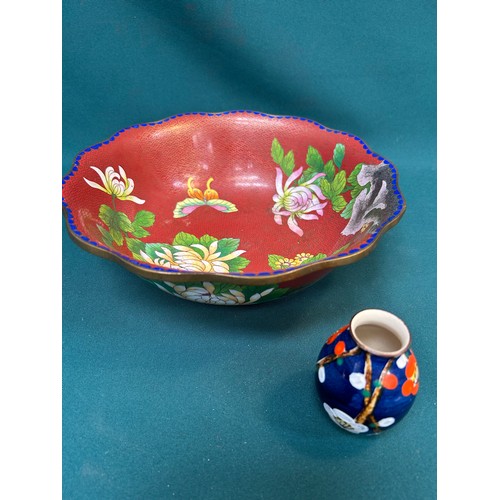 389 - A large Chinese Cloisonne bowl with butterfly & flower design 26cm dia and a small Japanese earthenw... 