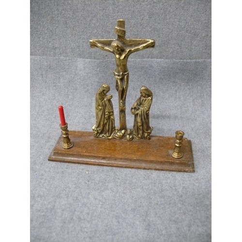 163 - A SELECTION OF RELIGIOUS ITEMS CRUCIFIX, PLAQUES ETC