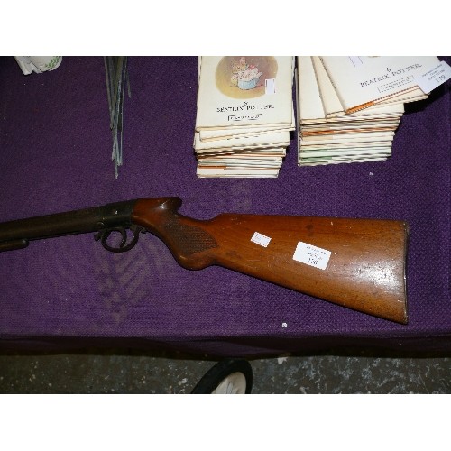 178 - A VINTAGE AIR RIFLE