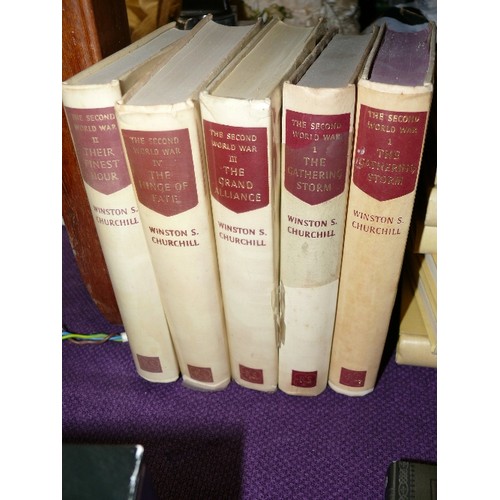 220 - A SET OF WINSTON CHURCHILL SECOND WORLD WAR BOOKS PLUS A FUTHER SET OF ARTHUR BRYANT ETC