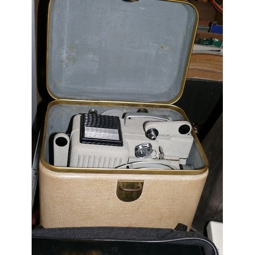 299 - AN OPTOMA DS316L DLP PROJECTION DISPLAY WITH CARRY CASE AND A VINTAGE PROJECTOR