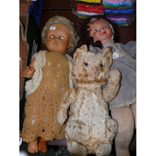 289 - 2 VINTAGE DOLLS AND A VERY OLD CAT BY HARRINGTONS