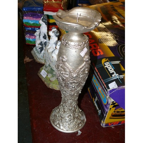 292 - A SILVER COLOURED CANDLEHOLDER