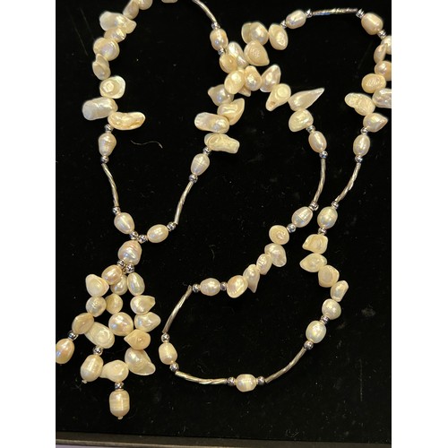 47 - A beautiful contemporary style freshwater real pearls and silver metal long strand necklace - 66cm l... 