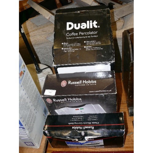 390 - A BOXED RUSSELL HOBBS SANDWICH TOASTER, BOXED RUSSEL HOBBS ELECTRIC CARVING KNIFE AND A BOXED DUALIT... 