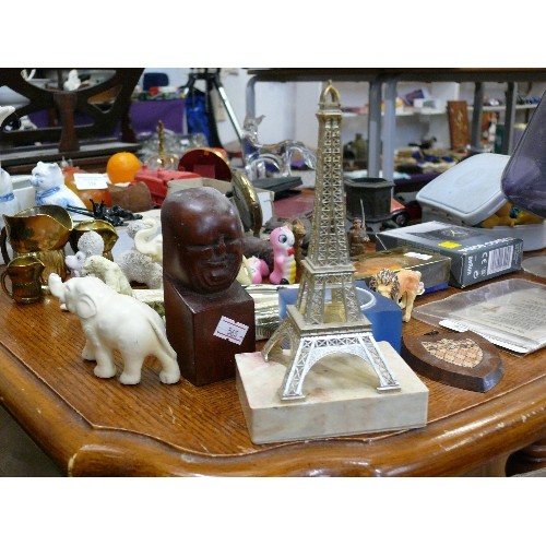 358 - A LARGE COLLECTION OF VARIOUS COLLECTABLE ITEMS TO INCLUDE HORSES, ELEPHANTS, TRAIN, DESK CALENDAR, ... 