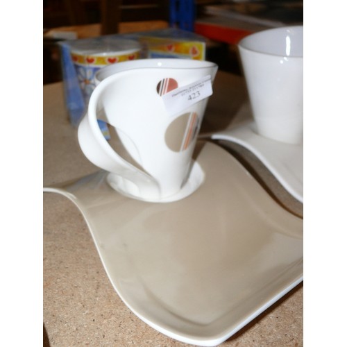 423 - PAIR OF VILLEROY & BOCH 